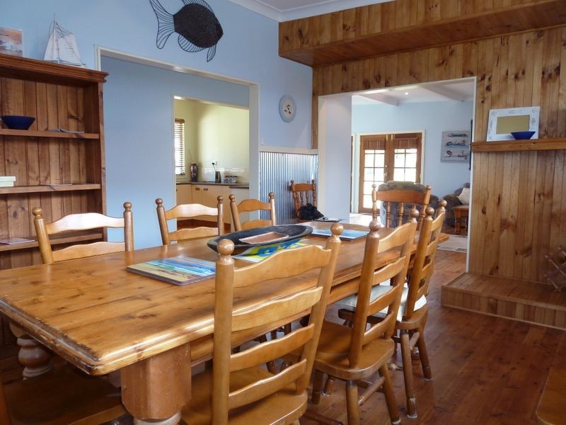 14 Ocean View Road, Sussex Inlet NSW 2540