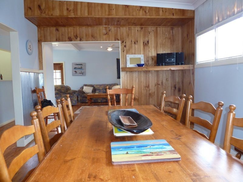 14 Ocean View Road, Sussex Inlet NSW 2540