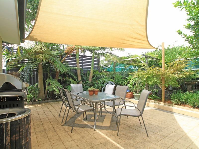 6 Wayfarer Drive, Sussex Inlet NSW 2540