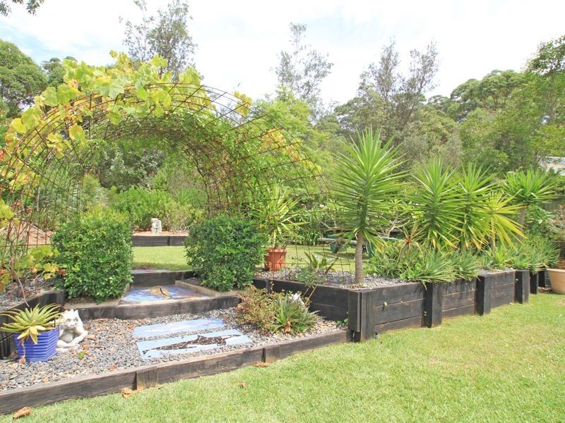 6 Wayfarer Drive, Sussex Inlet NSW 2540