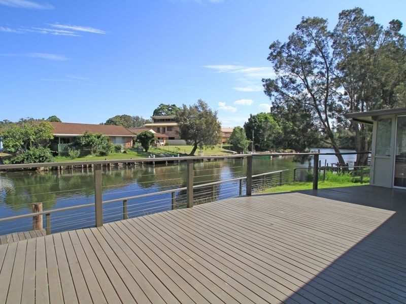 9 Lagoon Crescent, Sussex Inlet NSW 2540