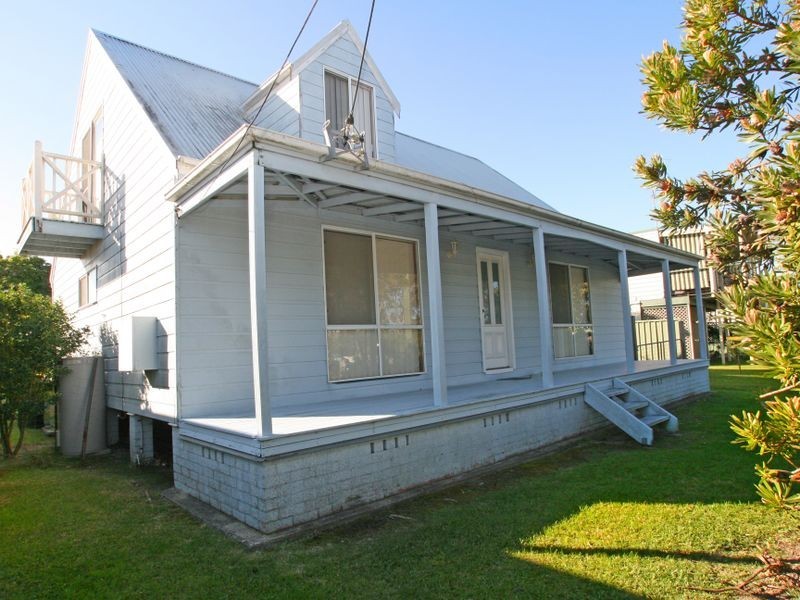 19 Iverison Road, Sussex Inlet NSW 2540