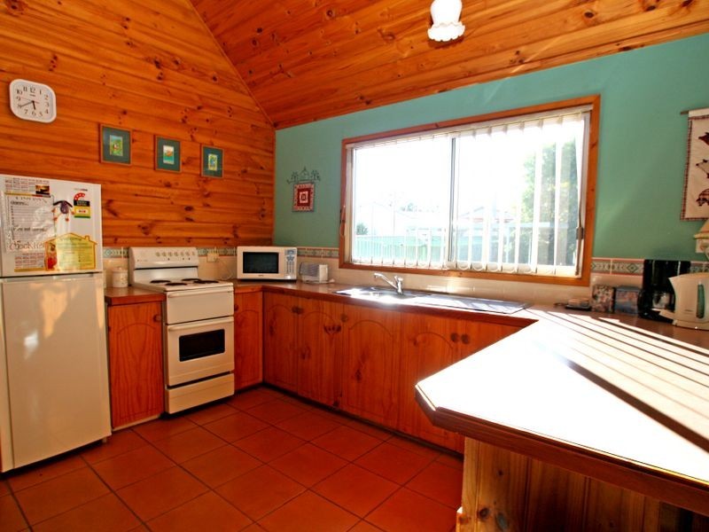 19 Iverison Road, Sussex Inlet NSW 2540