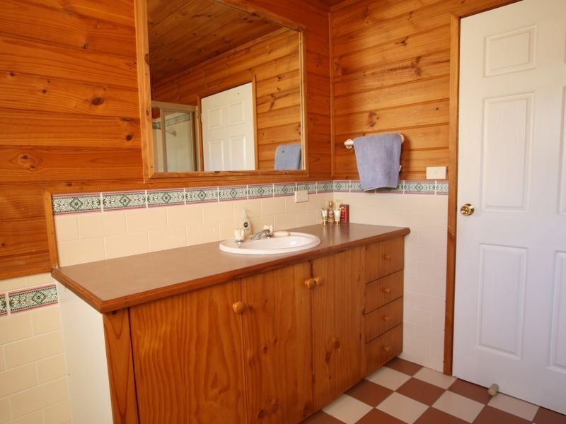 19 Iverison Road, Sussex Inlet NSW 2540