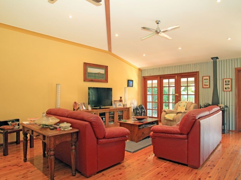 235 River Road, Sussex Inlet NSW 2540