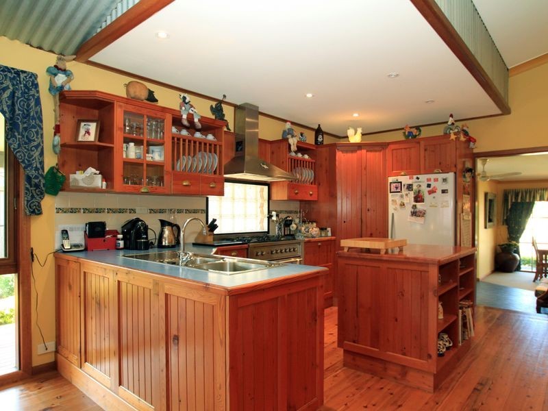 235 River Road, Sussex Inlet NSW 2540