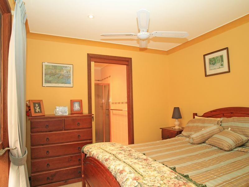 235 River Road, Sussex Inlet NSW 2540