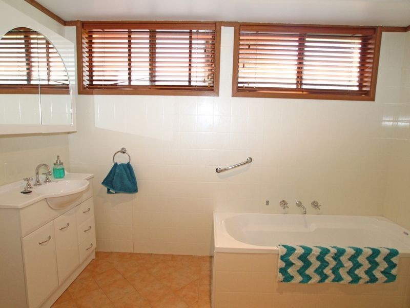 63 Suncrest Avenue, Sussex Inlet NSW 2540