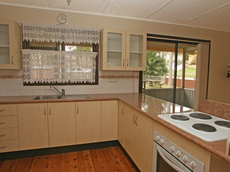 6 Ridge Avenue, Sussex Inlet NSW 2540