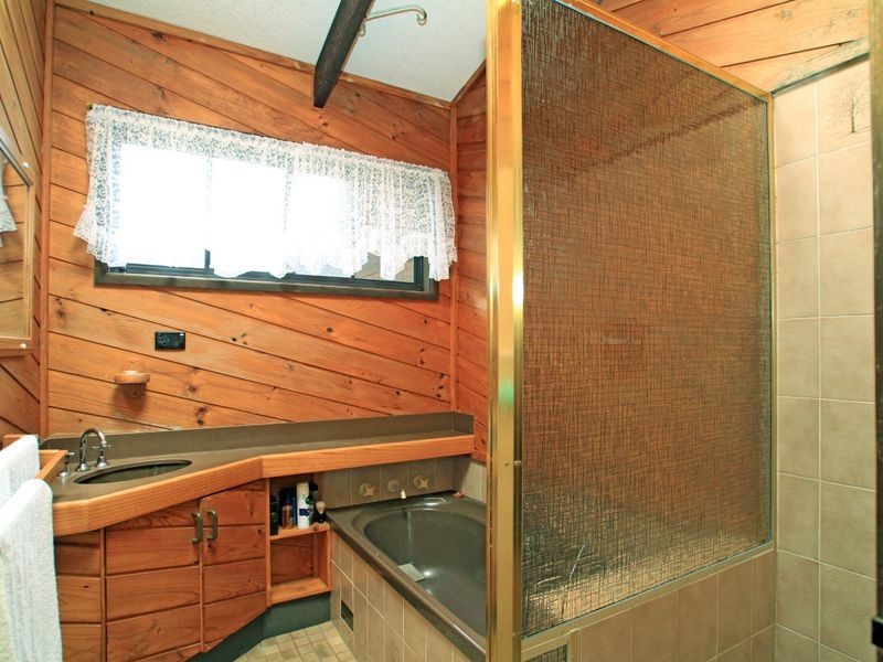 10 Inlet Avenue, Sussex Inlet NSW 2540
