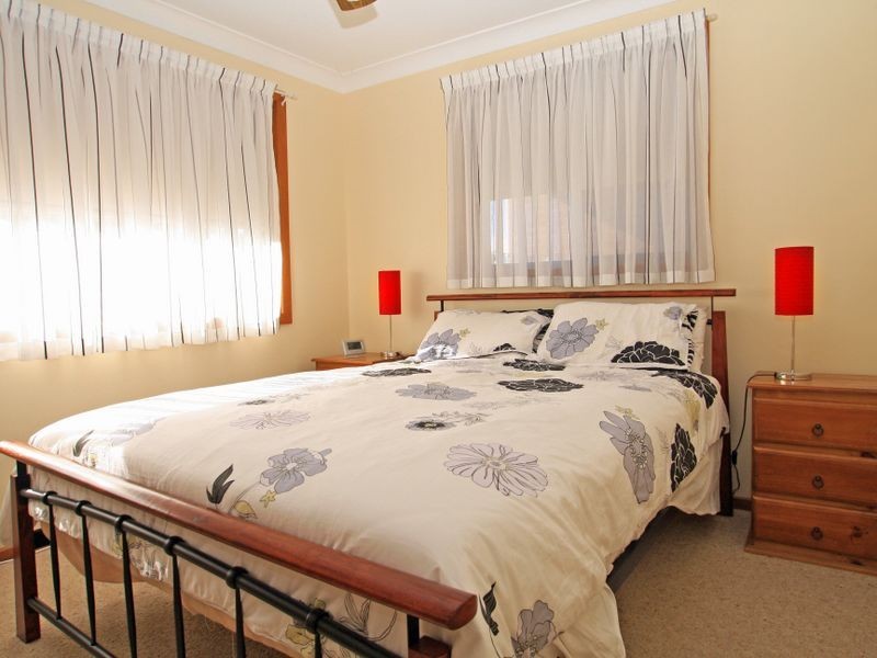14 Suncrest Avenue, Sussex Inlet NSW 2540