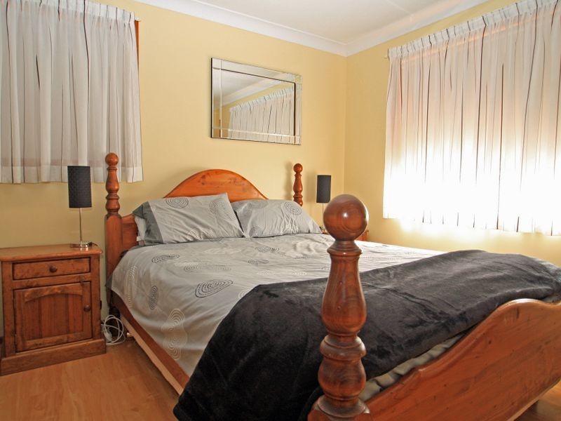 14 Suncrest Avenue, Sussex Inlet NSW 2540