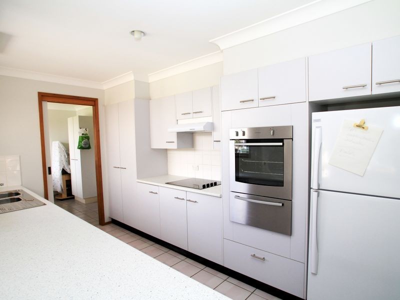 1 Sandpiper Way, Sussex Inlet NSW 2540