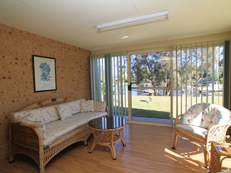 1 Sandpiper Way, Sussex Inlet NSW 2540