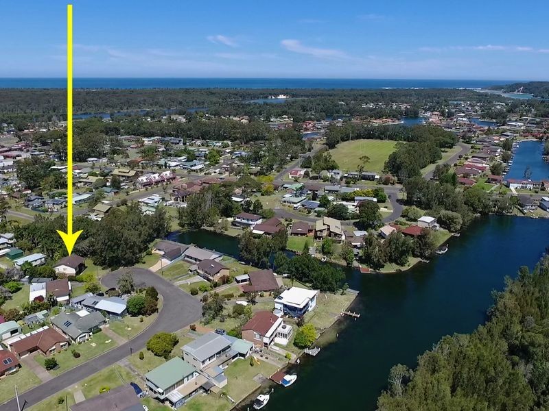 11 Lagoon Crescent, Sussex Inlet NSW 2540