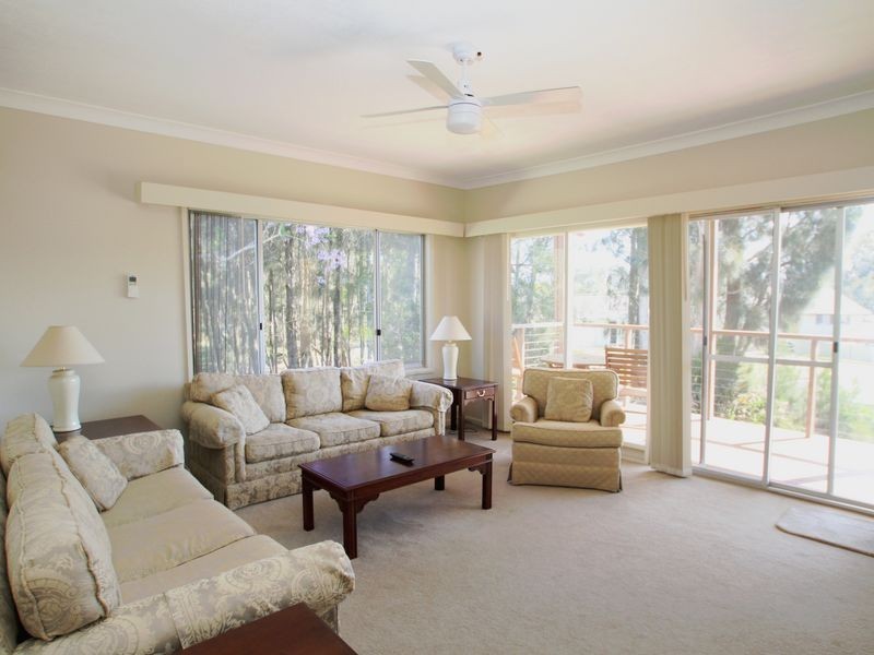 11 Lagoon Crescent, Sussex Inlet NSW 2540