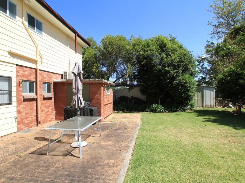 11 Lagoon Crescent, Sussex Inlet NSW 2540