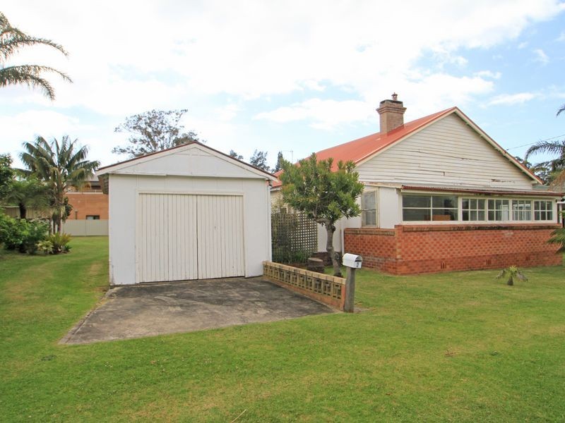 2 Christine Street, Sussex Inlet NSW 2540