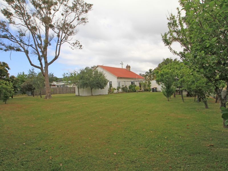 2 Christine Street, Sussex Inlet NSW 2540