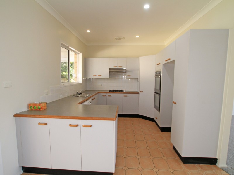 13 Inlet Avenue, Sussex Inlet NSW 2540