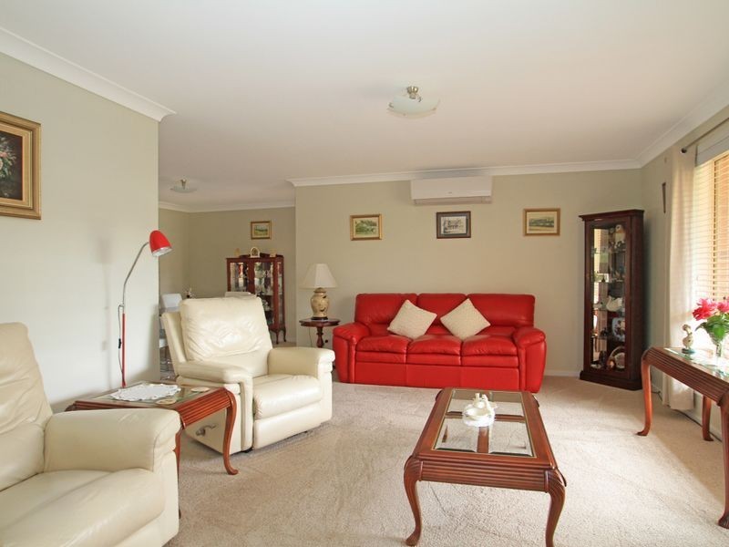 7 Lakeshore Parade, Sussex Inlet NSW 2540