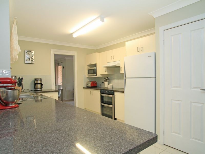 7 Lakeshore Parade, Sussex Inlet NSW 2540