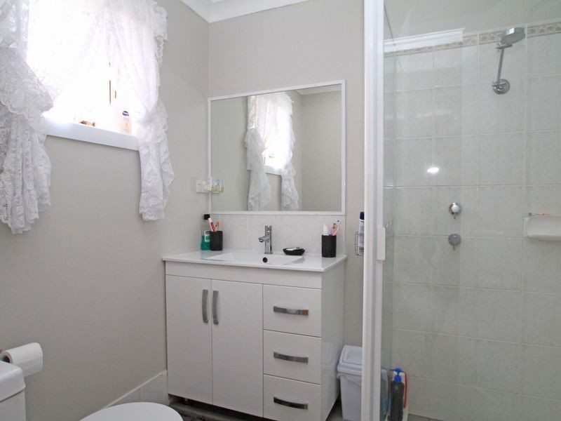 7 Lakeshore Parade, Sussex Inlet NSW 2540