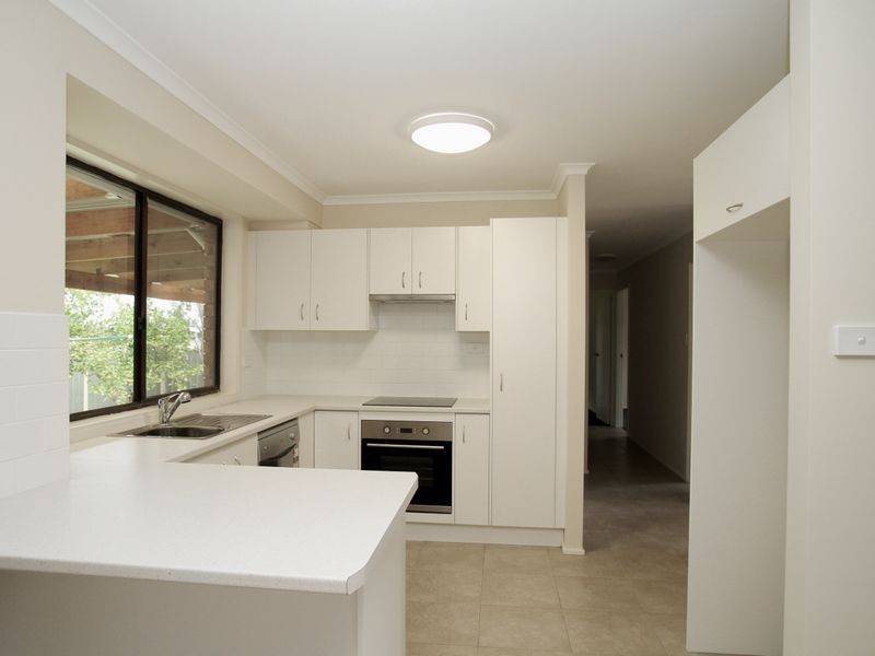 8 Blue Mist Close, Sussex Inlet NSW 2540