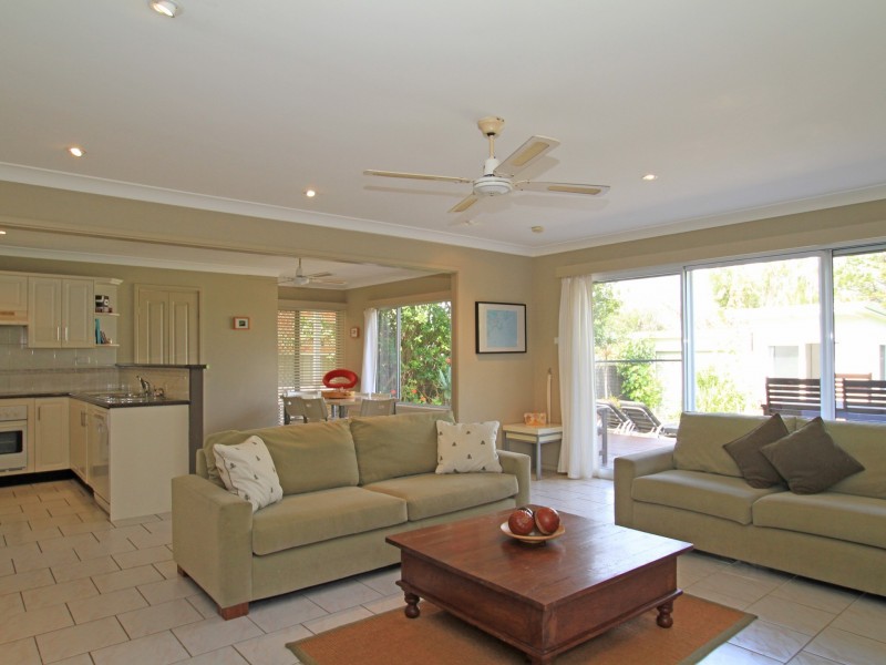 16 Surfway Avenue, Berrara NSW 2540