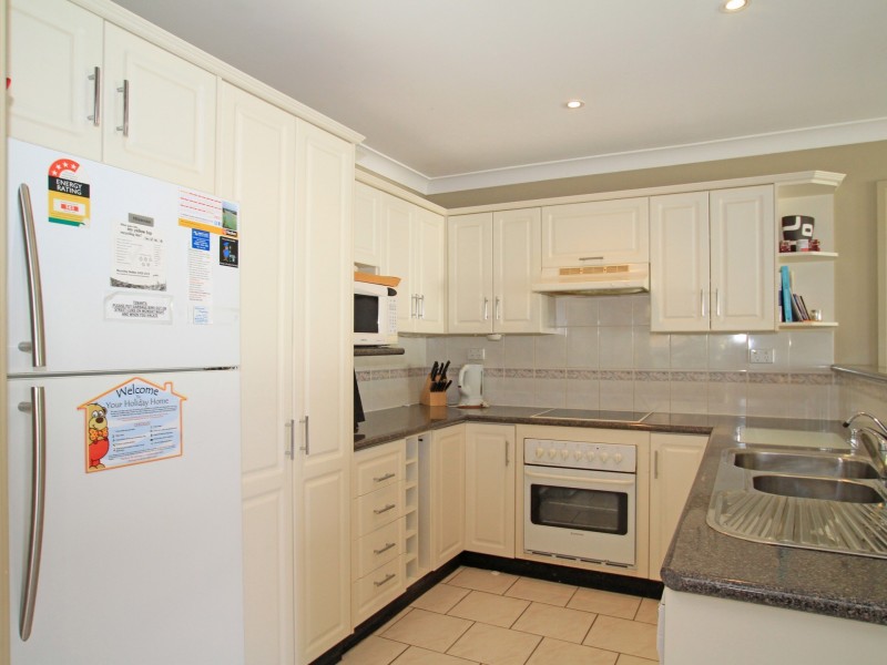 16 Surfway Avenue, Berrara NSW 2540