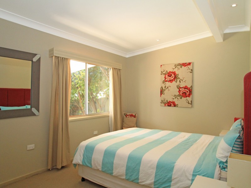 16 Surfway Avenue, Berrara NSW 2540