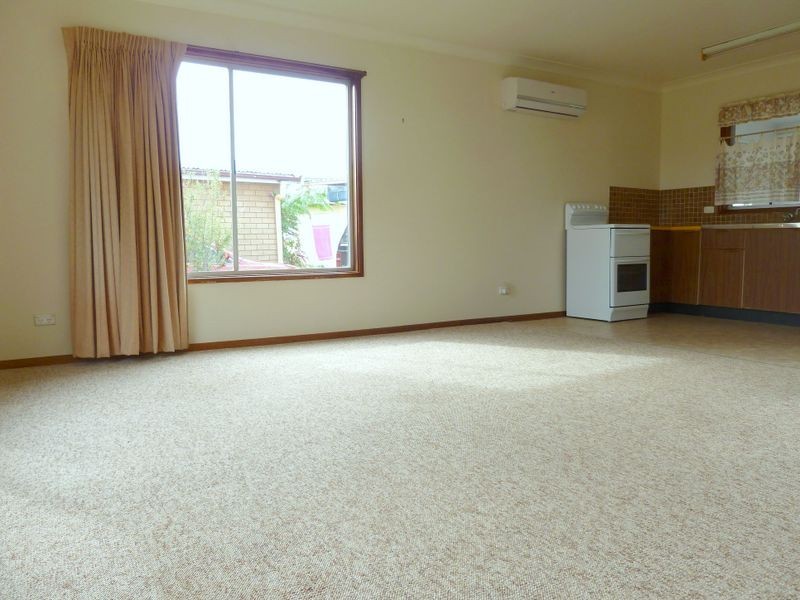 12 Ray Street, Sussex Inlet NSW 2540