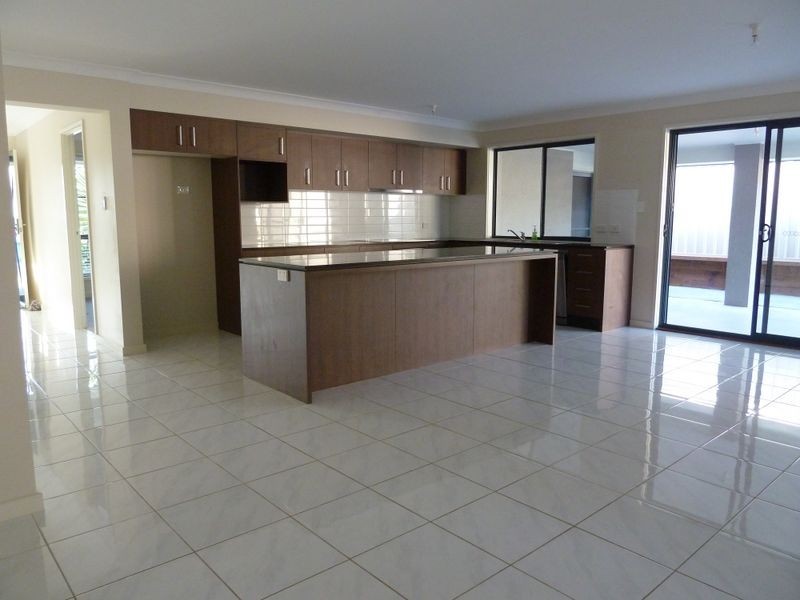 11 Seaberry Street, Sussex Inlet NSW 2540