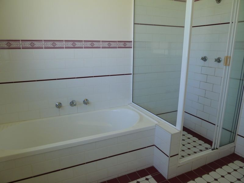 31 Glanville Road, Sussex Inlet NSW 2540