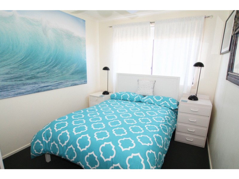 16 Paradise Crescent, Sussex Inlet NSW 2540