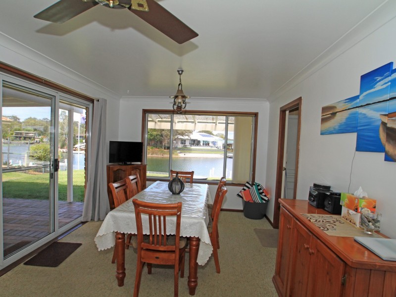 8 Dotterel Place, Sussex Inlet NSW 2540