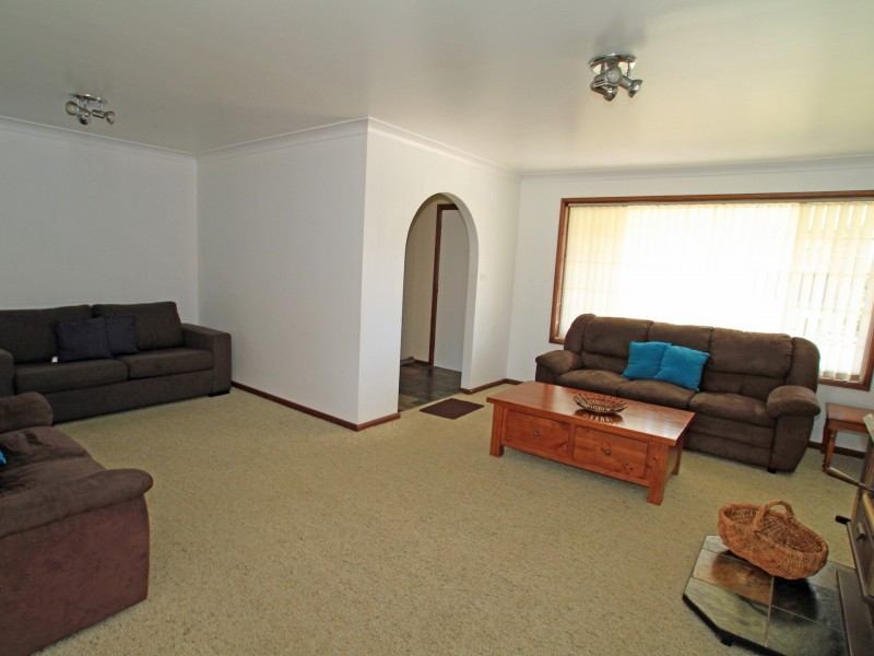 8 Dotterel Place, Sussex Inlet NSW 2540