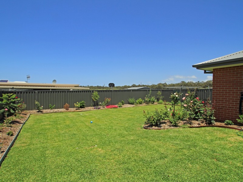 6 Peacehaven Way, Sussex Inlet NSW 2540