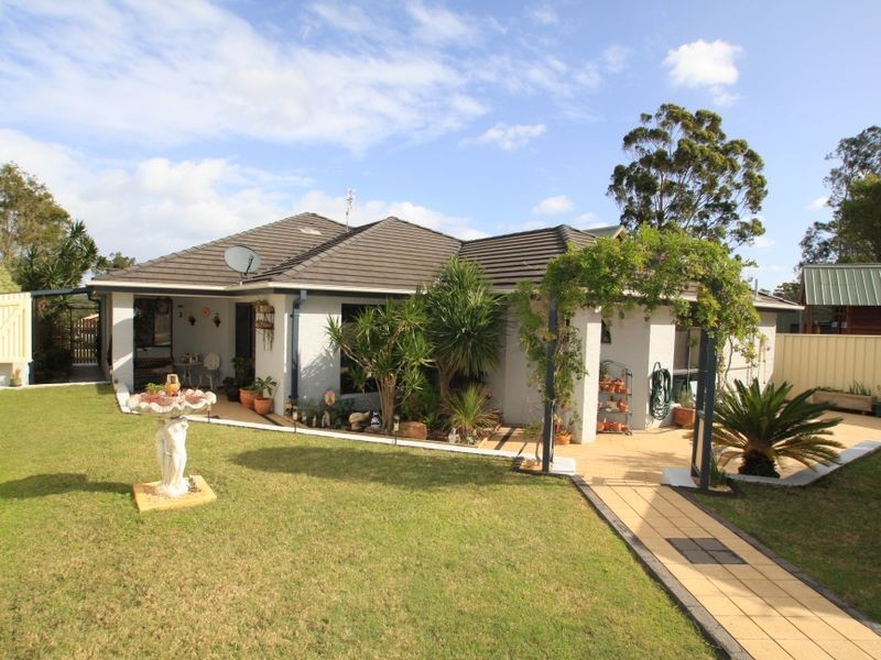 14 Inlet Avenue, Sussex Inlet NSW 2540