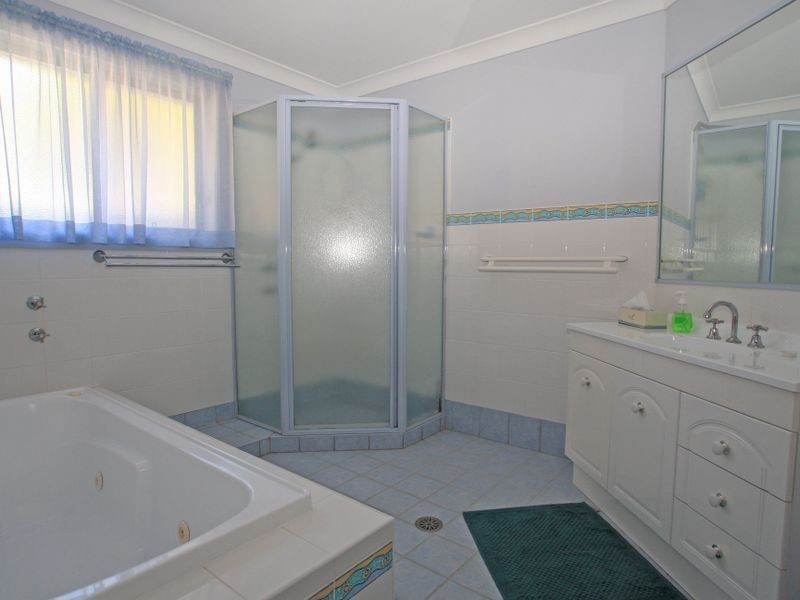 14 Inlet Avenue, Sussex Inlet NSW 2540