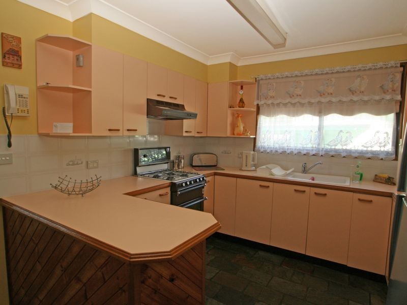79 Sussex Inlet Road, Sussex Inlet NSW 2540