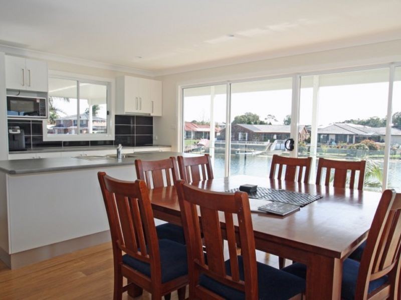 67 Cater Crescent, Sussex Inlet NSW 2540