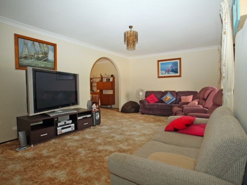 10 Sandpiper Way, Sussex Inlet NSW 2540