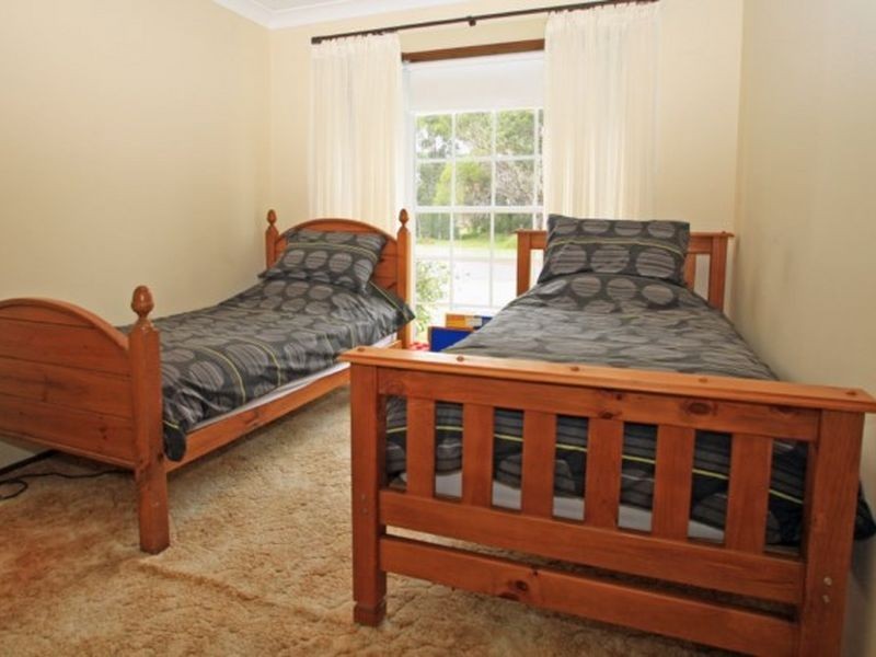 10 Sandpiper Way, Sussex Inlet NSW 2540