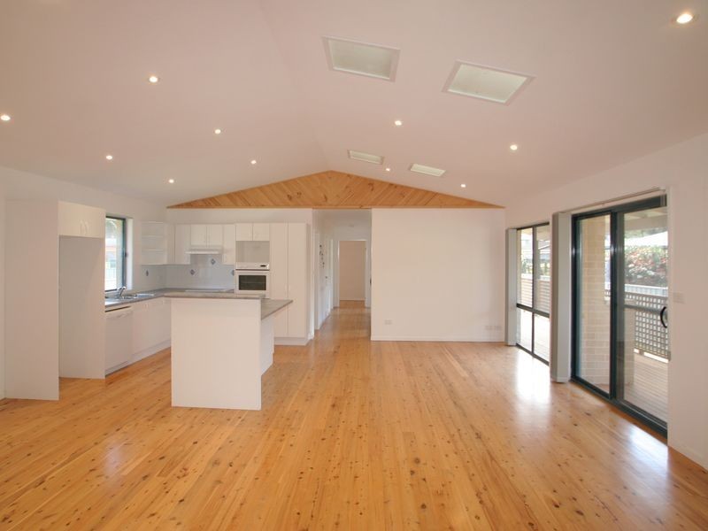 9 Greentree Avenue, Sussex Inlet NSW 2540