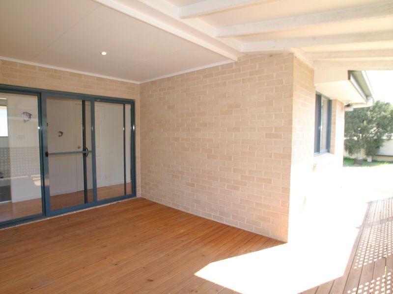 9 Greentree Avenue, Sussex Inlet NSW 2540