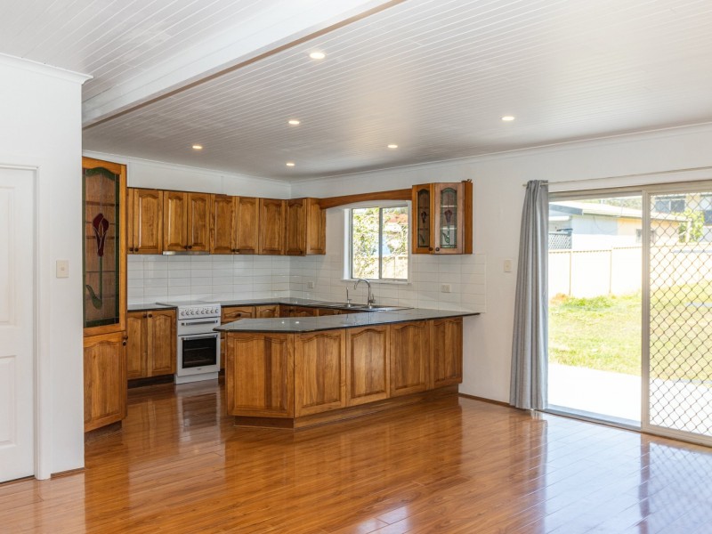 9 Ocean View Road, Sussex Inlet NSW 2540