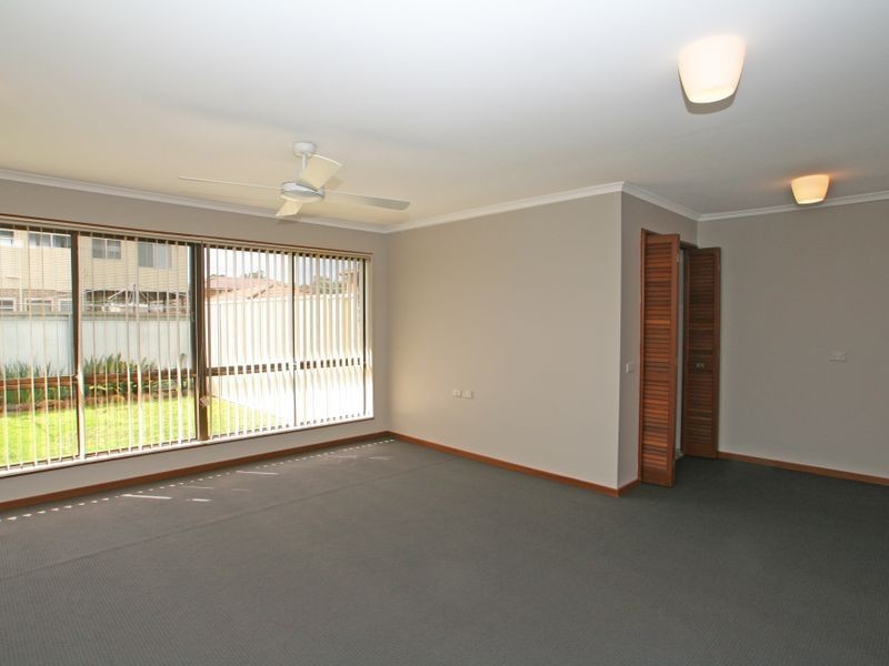 1/13 Edgewater Avenue, Sussex Inlet NSW 2540