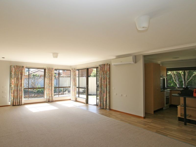 2/13 Edgewater Avenue, Sussex Inlet NSW 2540