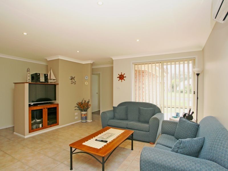 8 Wildwood Avenue, Sussex Inlet NSW 2540